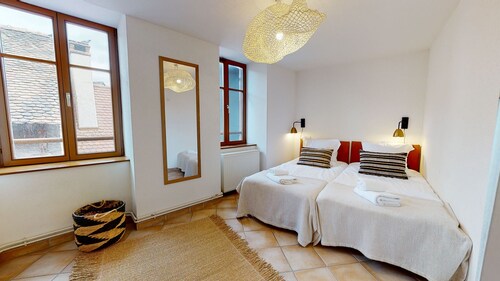 sous les tilleuls 80m2 1 free parking     2br