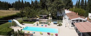 Pool - Homerez - Spacious and Elegant Villa in Meynes with Private Pool (Meynes)