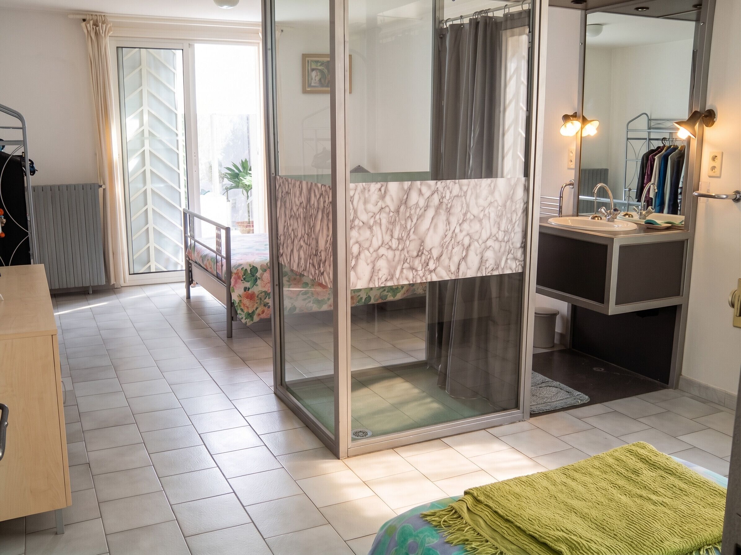 6 bedrooms, in-room safe, iron/ironing board, travel crib