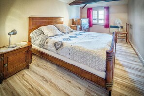 4 bedrooms, desk, iron/ironing board, travel cot - Homerez - Villa in Courrensan (Courrensan)