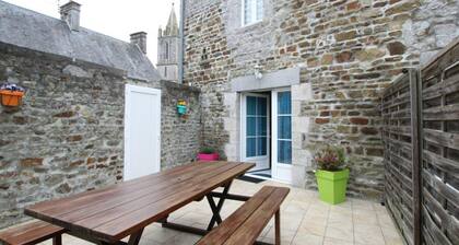 Charming Beachside Home with Terrace, BBQ, and Baby Equipment in Hauteville-sur-Mer
