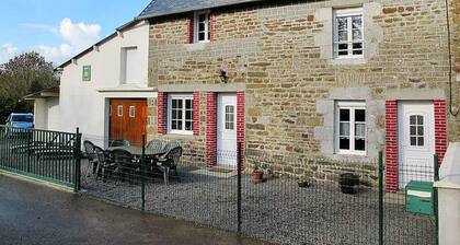 Landhaus mit WIFI, Haustiere erlaubt, privater Garten in der Nähe von Sourdeval-les-Bois