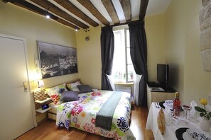In-room safe, iron/ironing board, free WiFi, bed sheets - A1DG Home Sweet home (París)