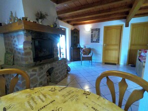 Interior - Homerez - Apt. Soultzeren, mountain view (Soultzeren)