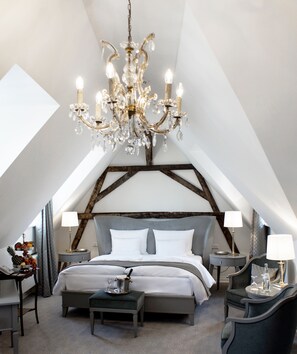 Coffres-forts dans les chambres, décoration personnalisée, bureau