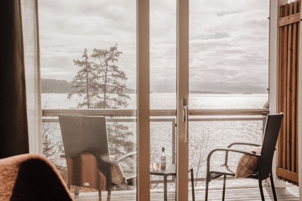 Desk, blackout drapes, iron/ironing board, free WiFi