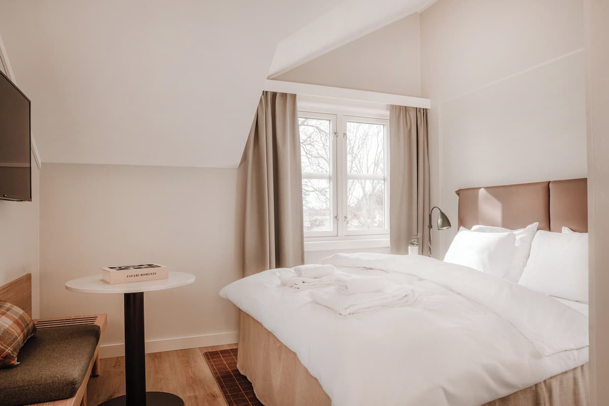 Classic Double Room, 1 Queen Bed | 1 bedroom, desk, blackout drapes, iron/ironing board