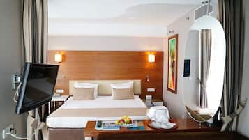 Standard Single Room | Minibar, in-room safe, desk, soundproofing