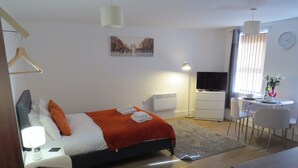 Business Studio, 1 Double Bed - Quora Regent (Leicester)