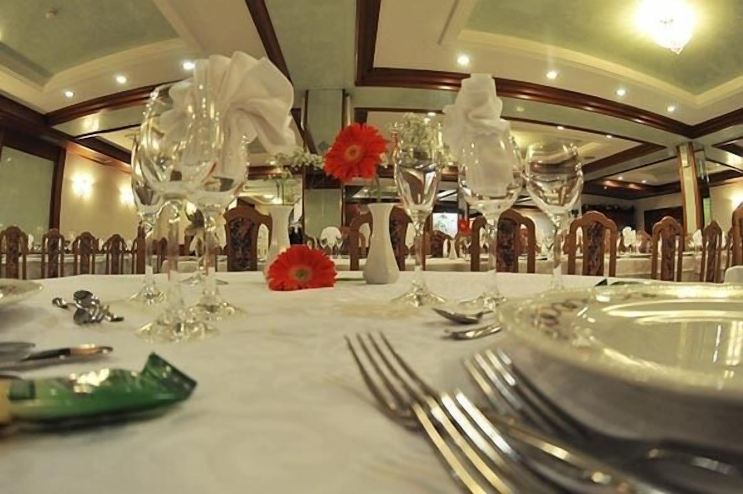 Breakfast, lunch, dinner served; local cuisine 