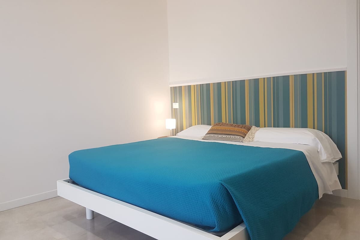 Monolocale Deluxe, 1 letto matrimoniale, terrazzo | Biancheria in cotone egiziano, biancheria da letto di alta qualità