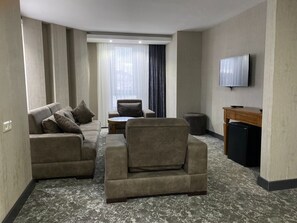In-room safe, desk, laptop workspace, free WiFi - Buyuk Kale Hotel (Kars)