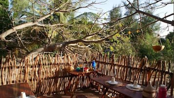 Dinner served, African cuisine