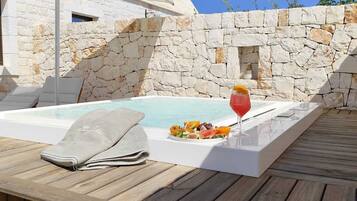 Chambre Exécutive, bain à remous (Plus)