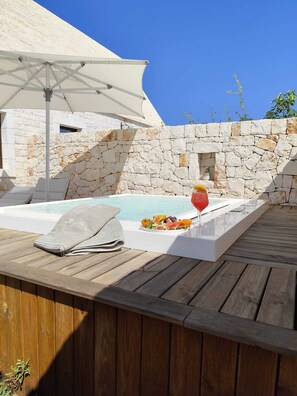 Executive Room, Hot Tub (Plus) | Premium bedding, minibar, in-room safe, desk - Ottolire Resort (Locorotondo)