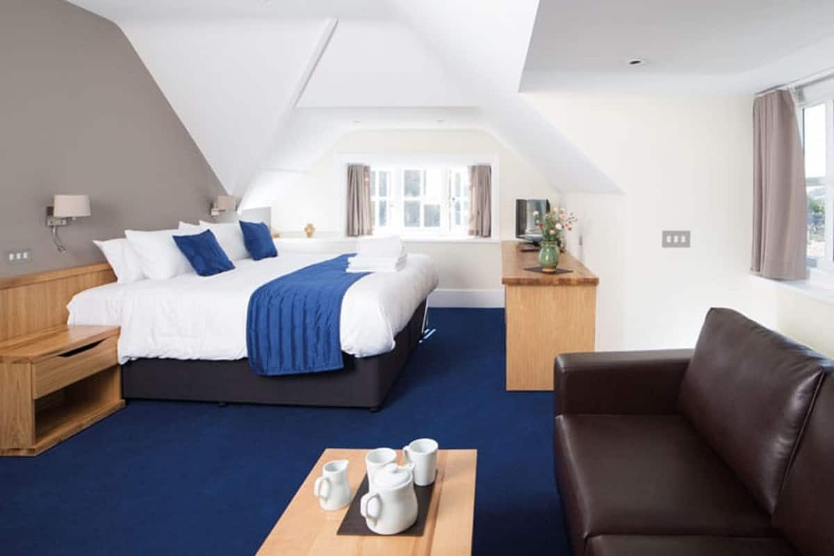 superior double room | desk, laptop workspace, iron/ironing board, cots/infant beds