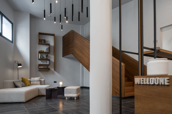 Coin salon dans le hall