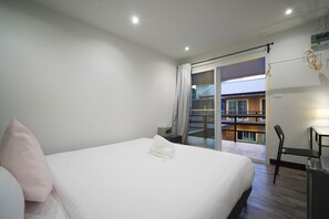 客房内保险箱、遮光窗帘、免费 WiFi