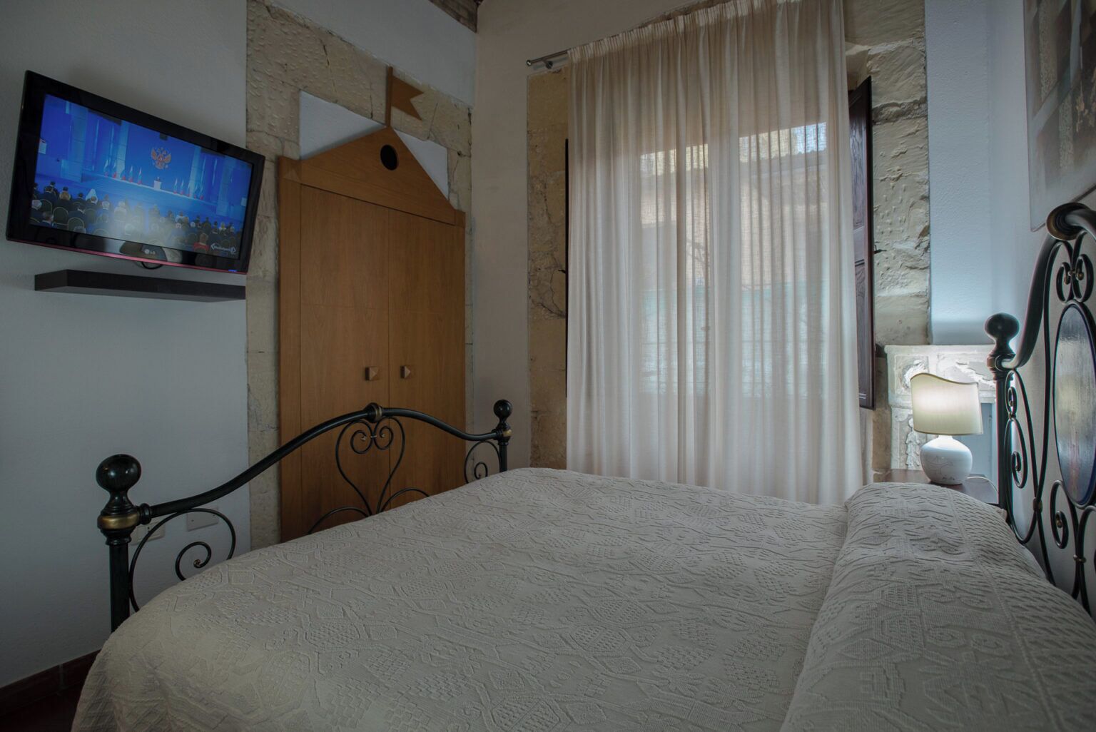 Superior Double Room | Minibar, in-room safe, desk, soundproofing