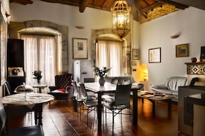 Daily buffet breakfast (EUR 10 per person) - Relais del Porto (Cagliari)