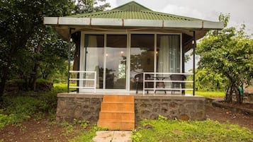 Super Delux Tent | Rollaway beds, bed sheets