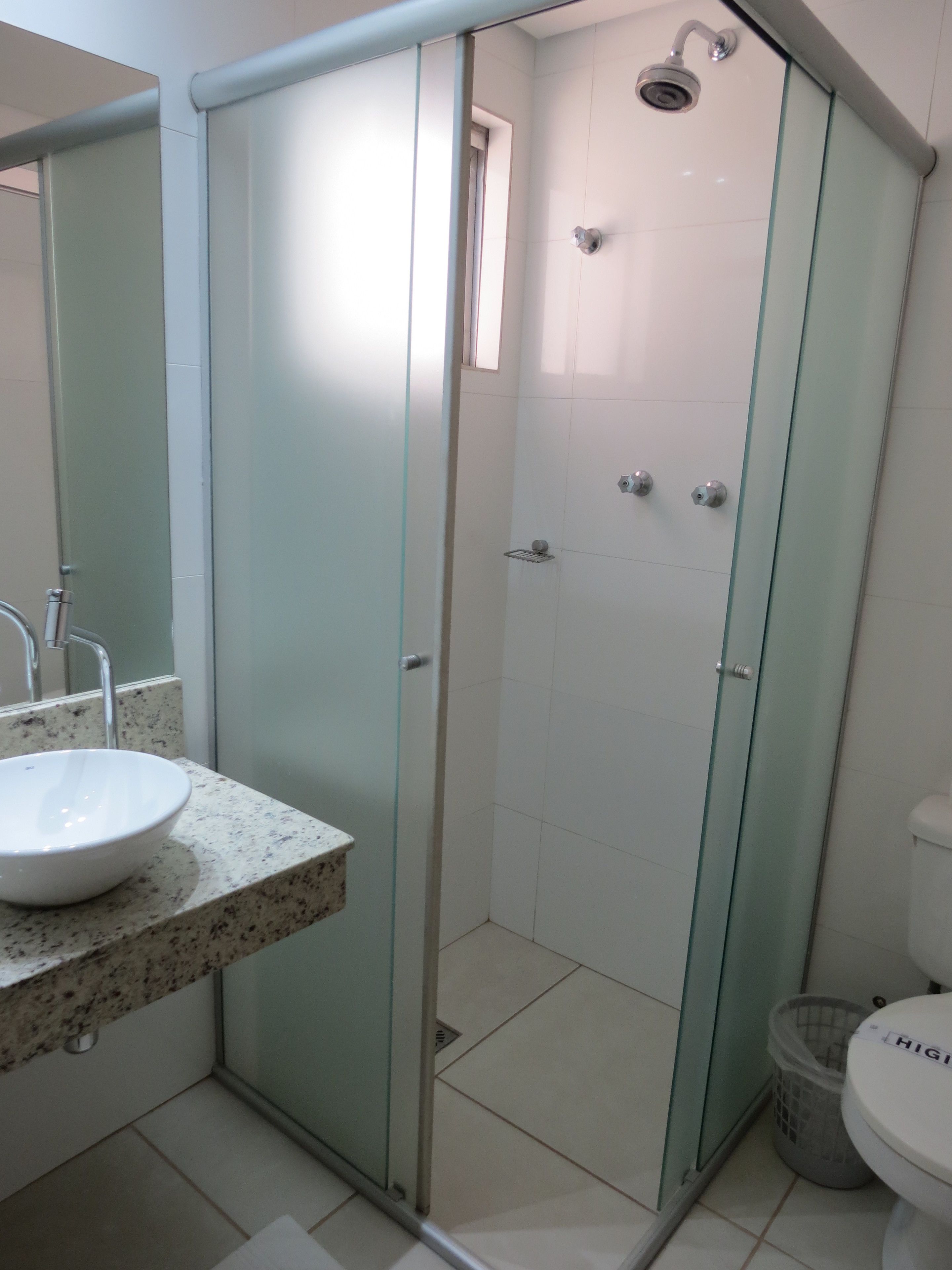 shower, free toiletries, hair dryer, bidet