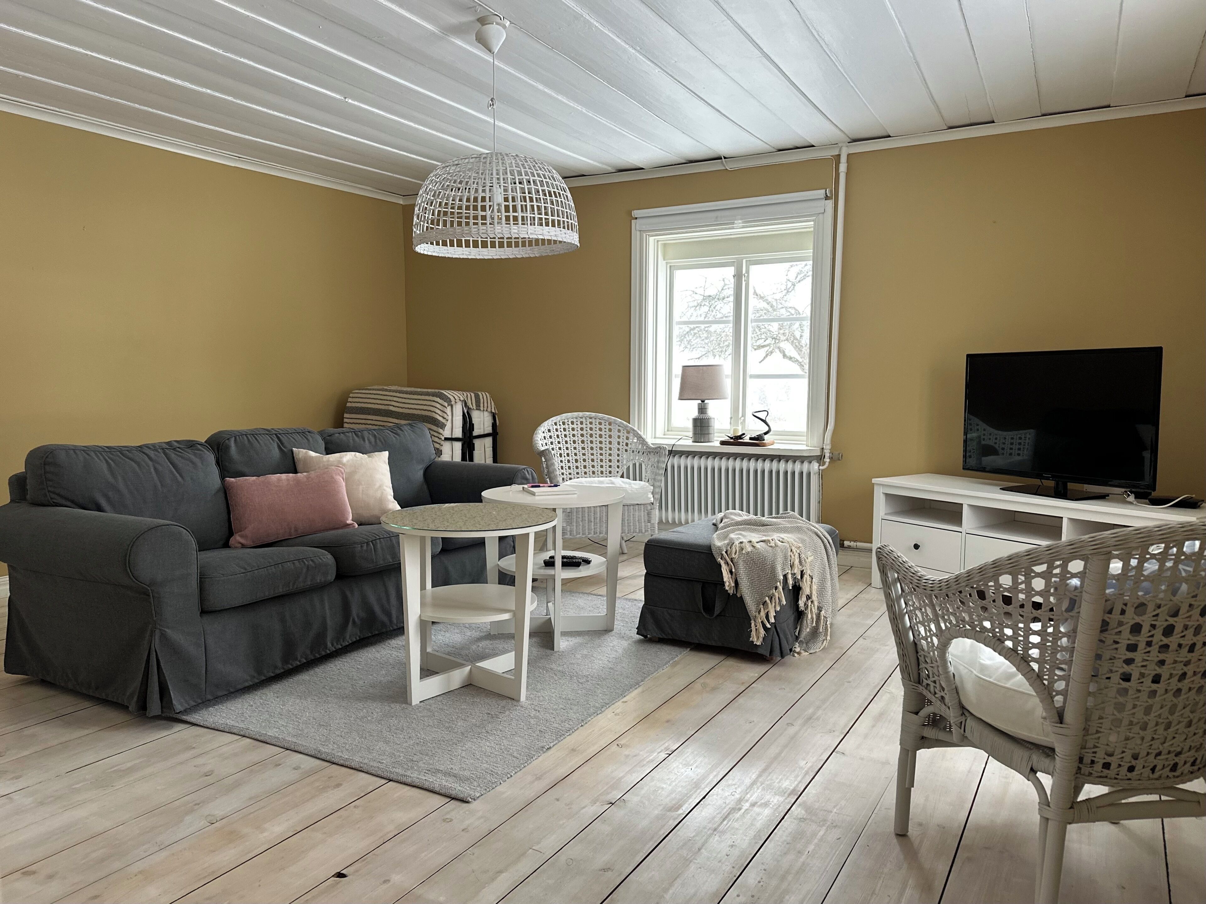 House, 2 Bedrooms | Living area | Flat-screen TV, heated floors