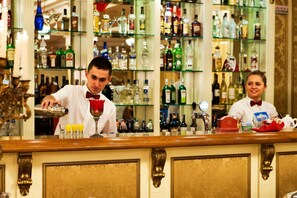 Bar (on property) - SPA Hotel Gloria (Przemysl)