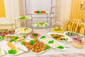 Breakfast, lunch and dinner served - SPA Hotel Gloria (Przemysl)