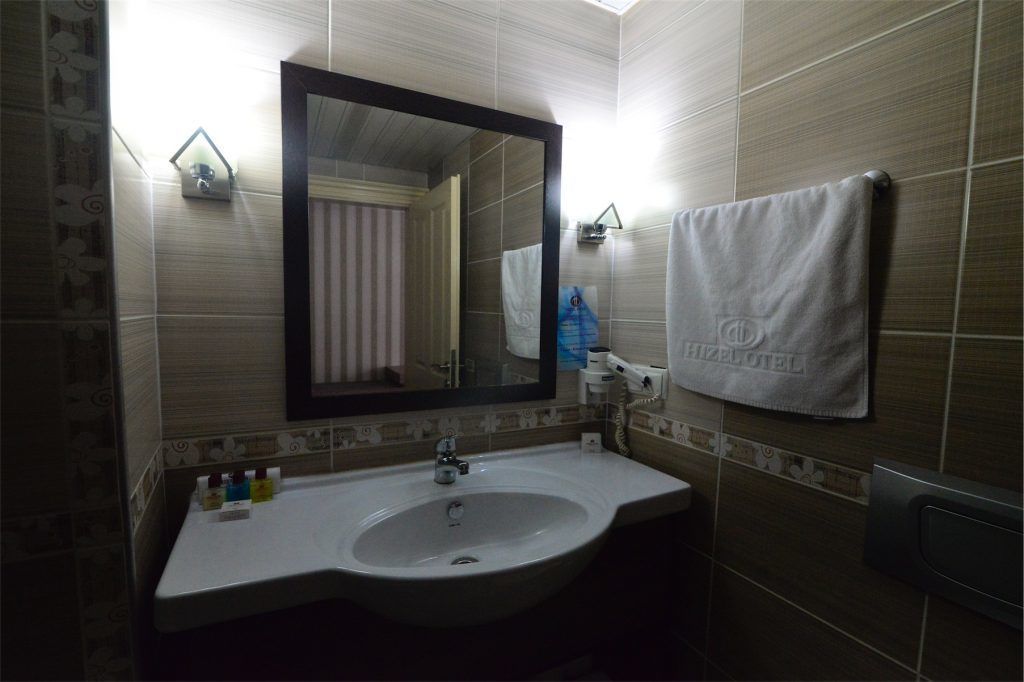 single room | bathroom sink