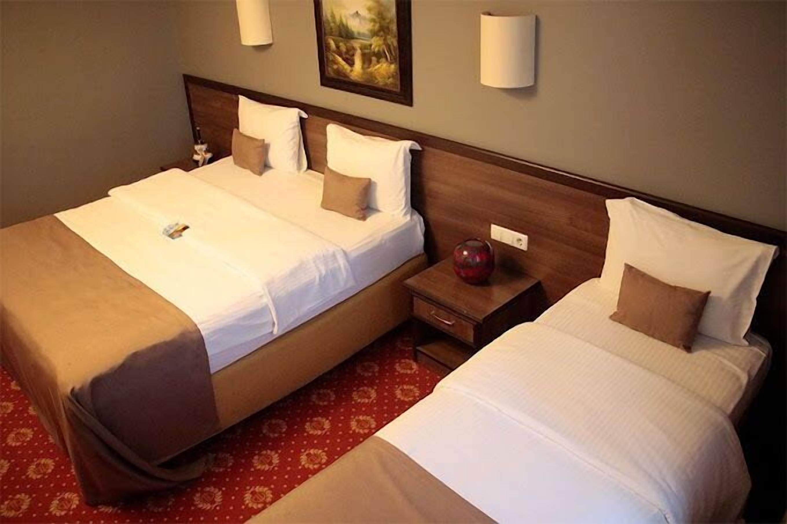 single room | 1 bedroom, premium bedding, minibar, desk