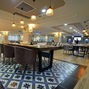 Breakfast and dinner served, international cuisine - Hizel Hotel (Düzce)