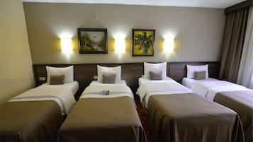 Quadruple Room | 1 bedroom, premium bedding, minibar, desk