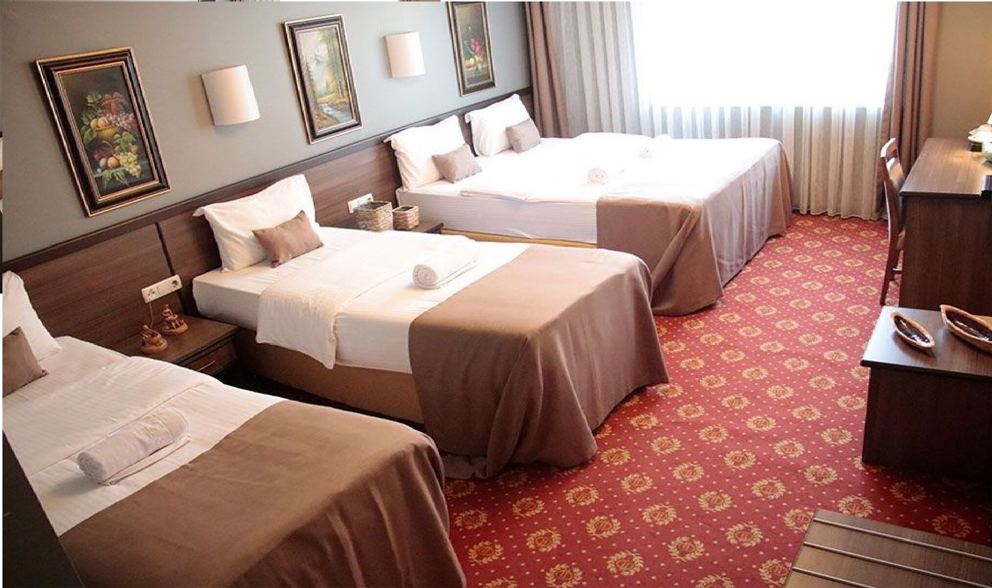 triple room | 1 bedroom, premium bedding, minibar, desk