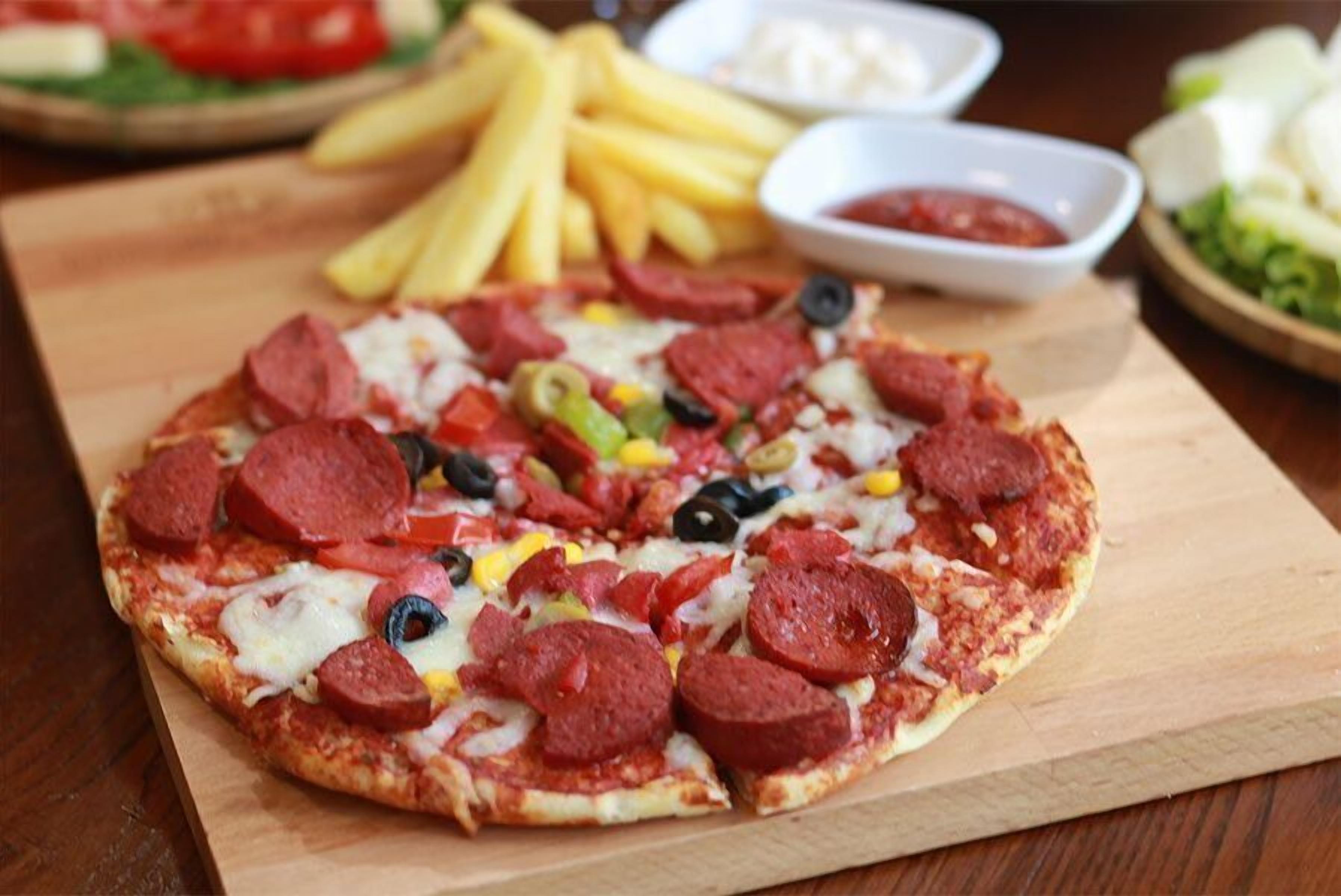 breakfast and dinner served, international cuisine