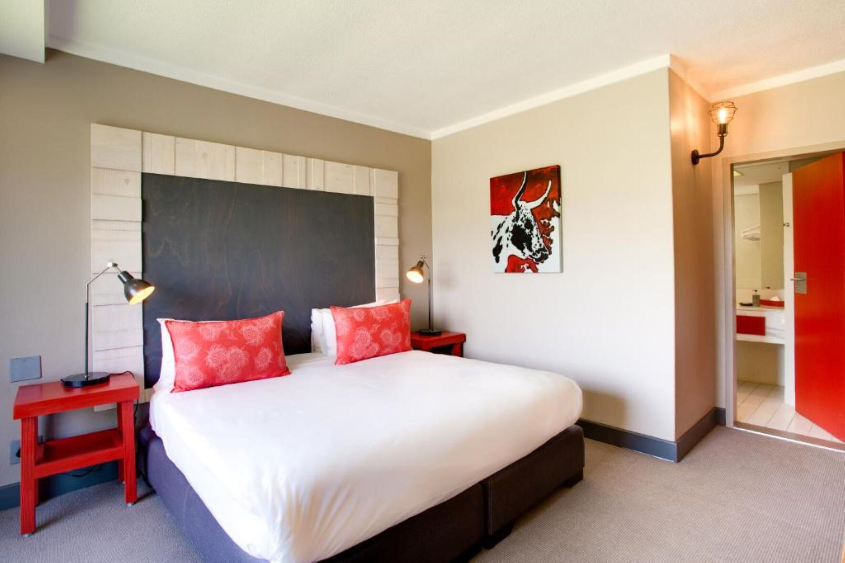 junior suite | 1 bedroom, desk, laptop workspace, blackout curtains