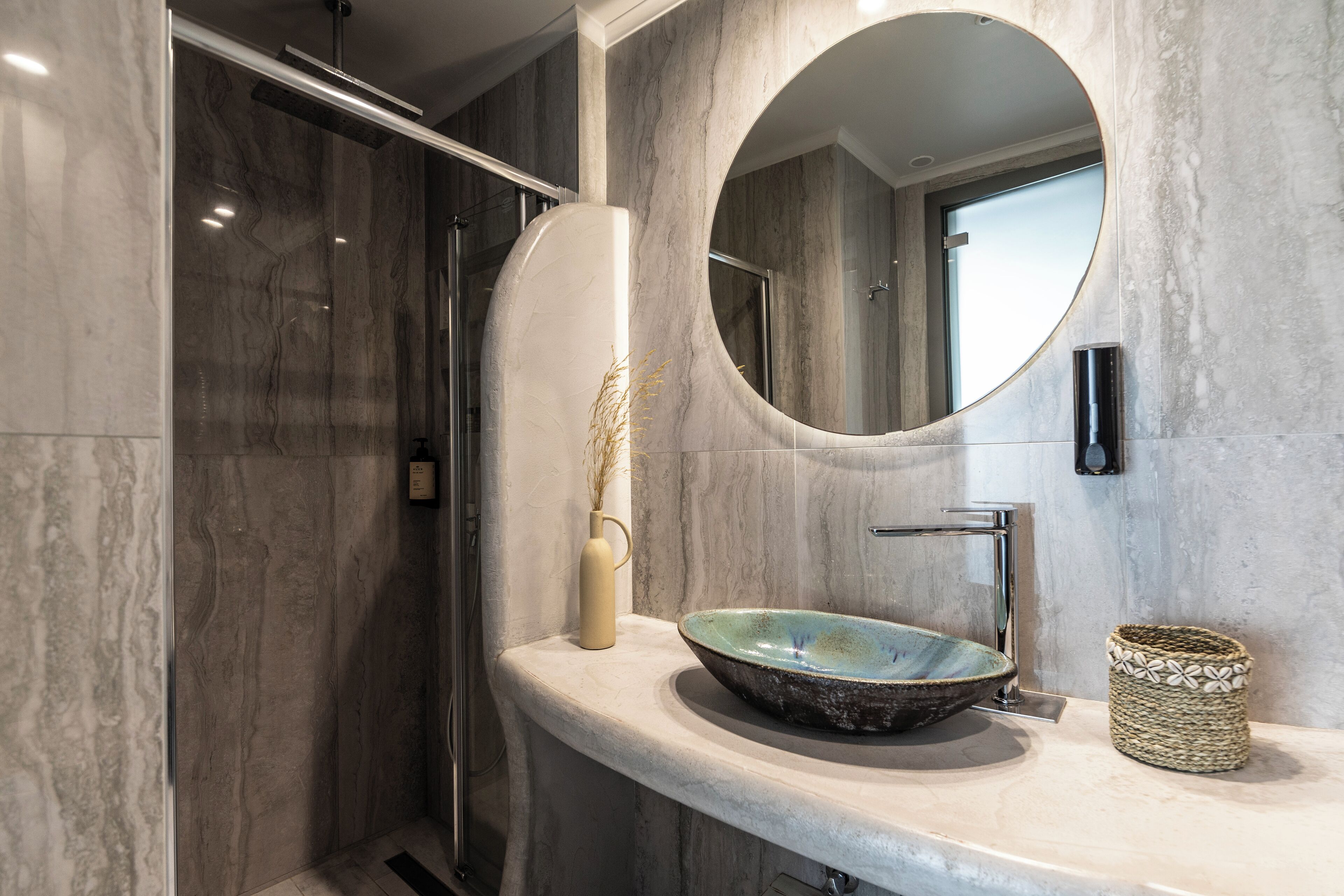 duplex, sea view | bathroom | shower, hair dryer, slippers, towels