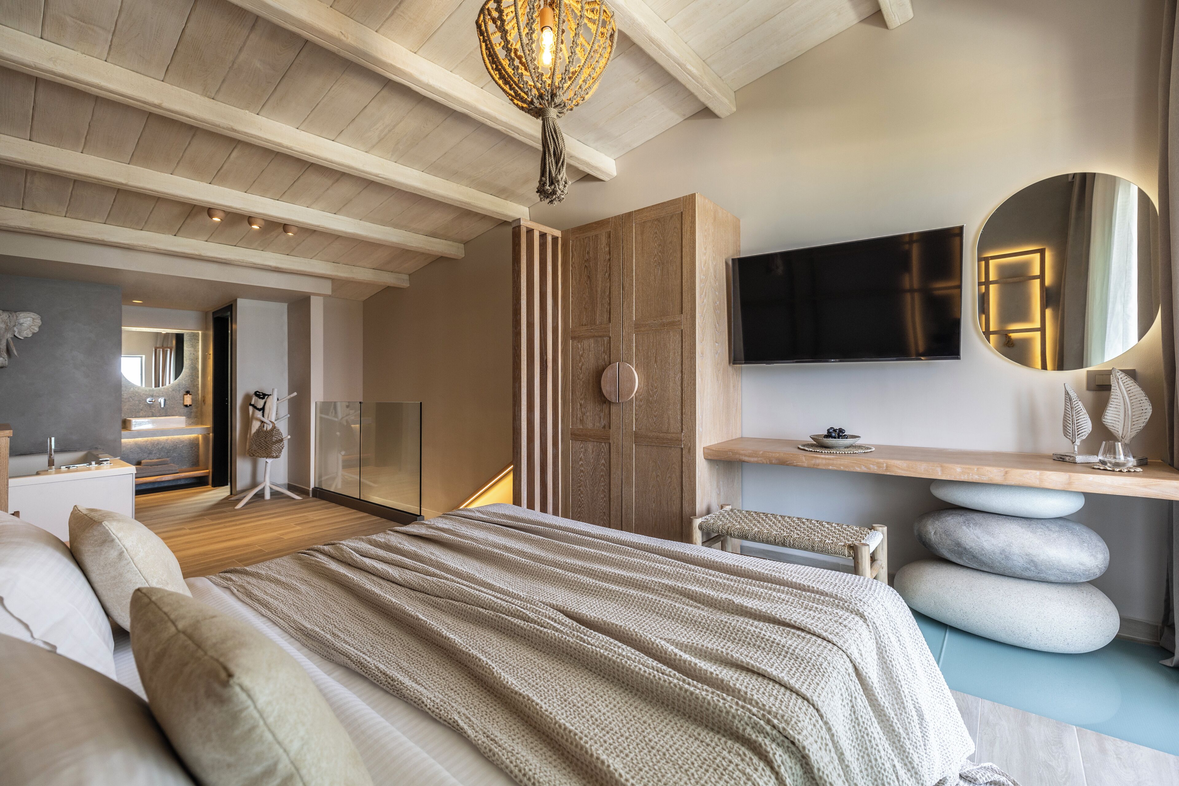 Mayasari Suite Sea View with Indoor Jacuzzi | In-room safe, desk, blackout curtains, soundproofing