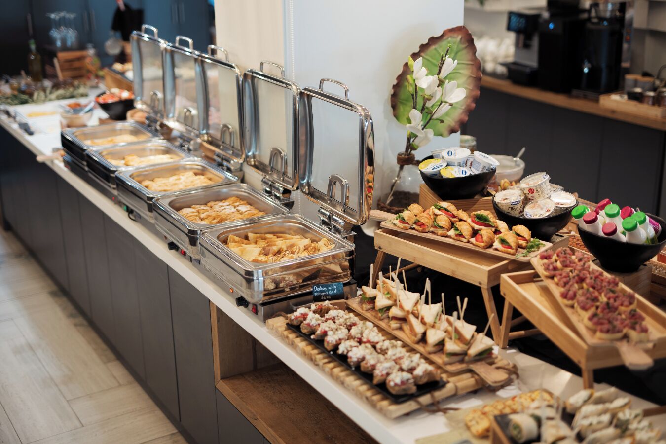 free daily full breakfast