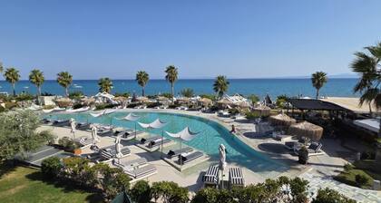 Blue Carpet Luxury Suites