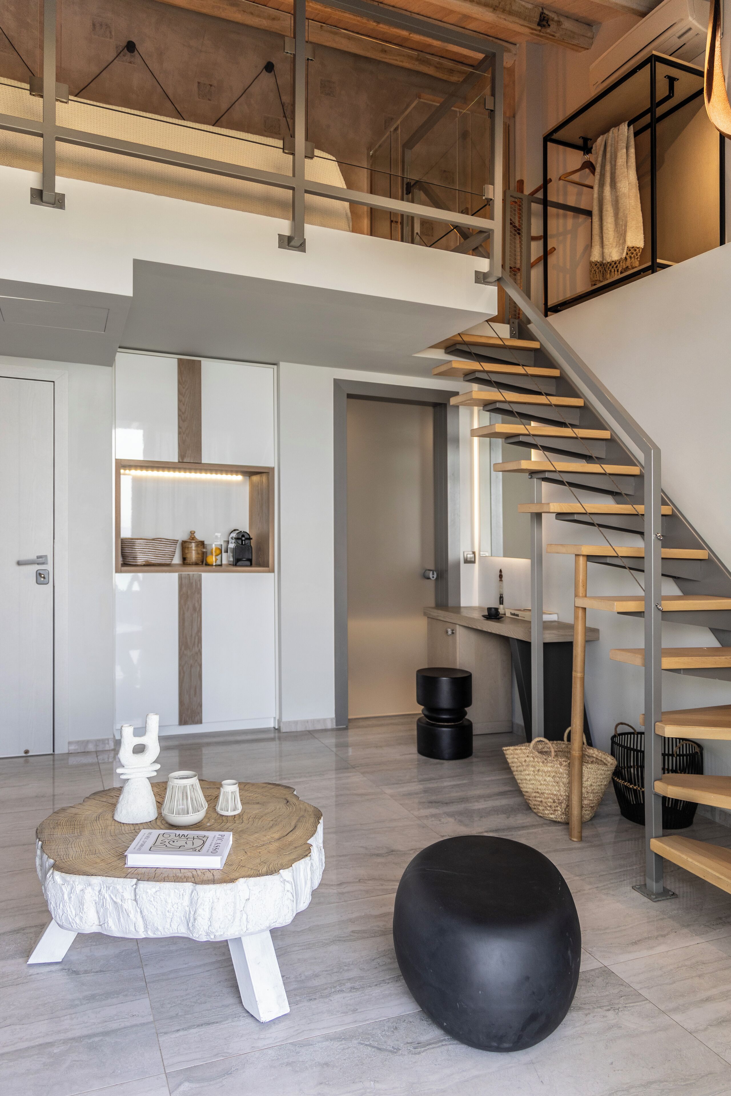 duplex, sea view | 1 bedroom, free minibar, in-room safe, desk