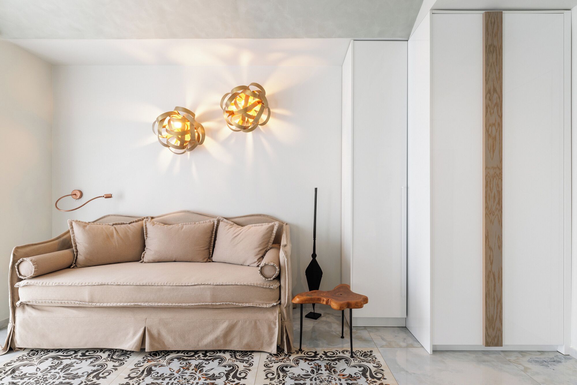 deluxe suite, jetted tub, sea view | 1 bedroom, free minibar, in-room safe, desk