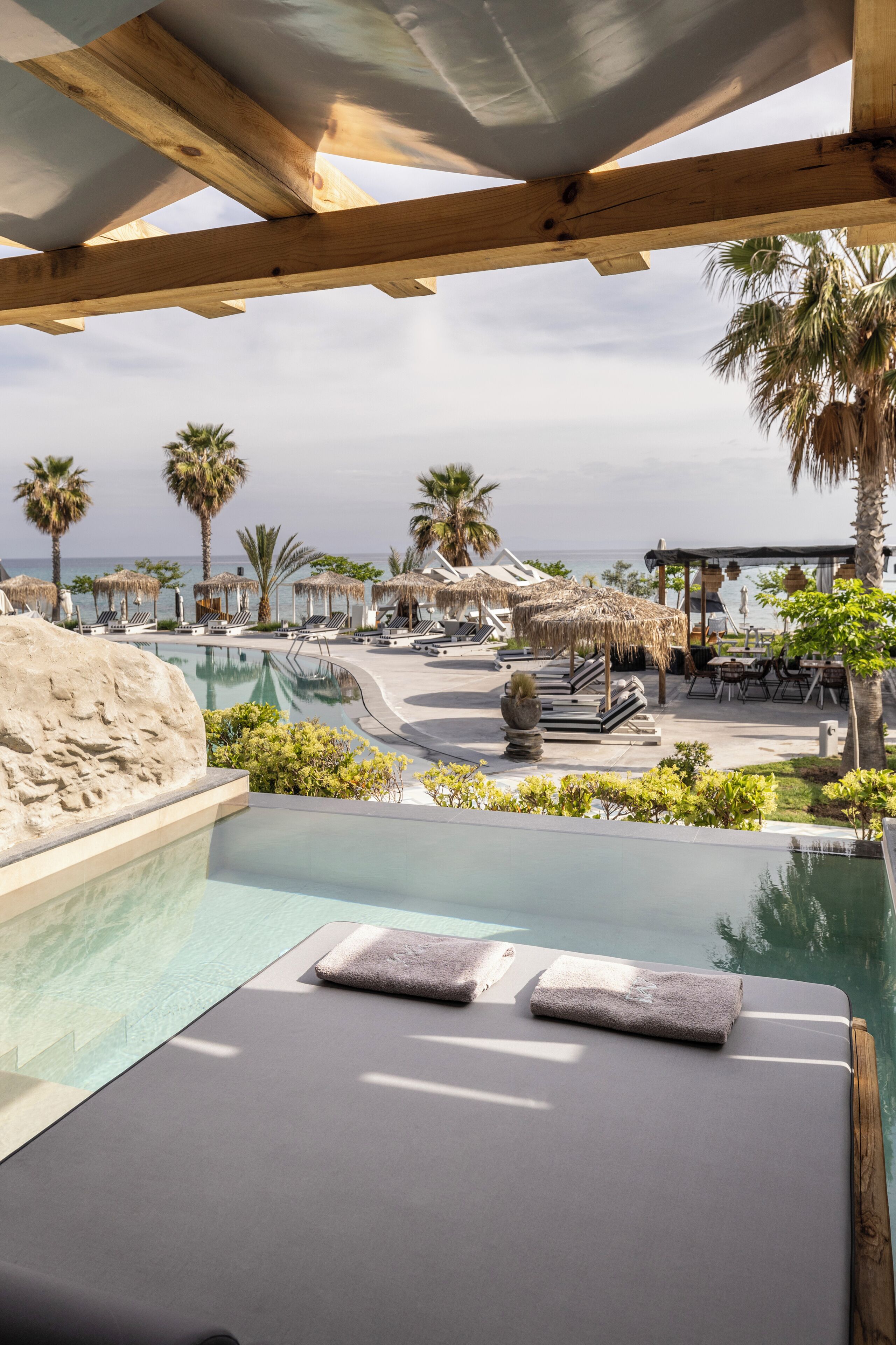 Mayasari Suite Sea View with Private Pool | 露台/庭院