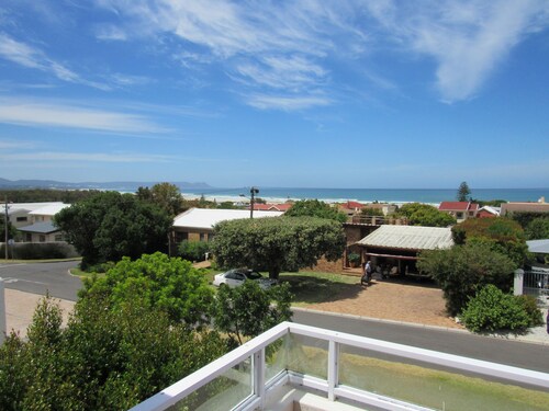 Kingfisher Beach House