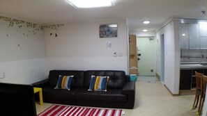 Living area - HD condo (Seoul)