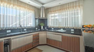 Fridge, microwave