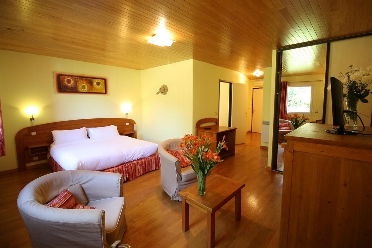 minibar, in-room safe, desk, free cots/infant beds