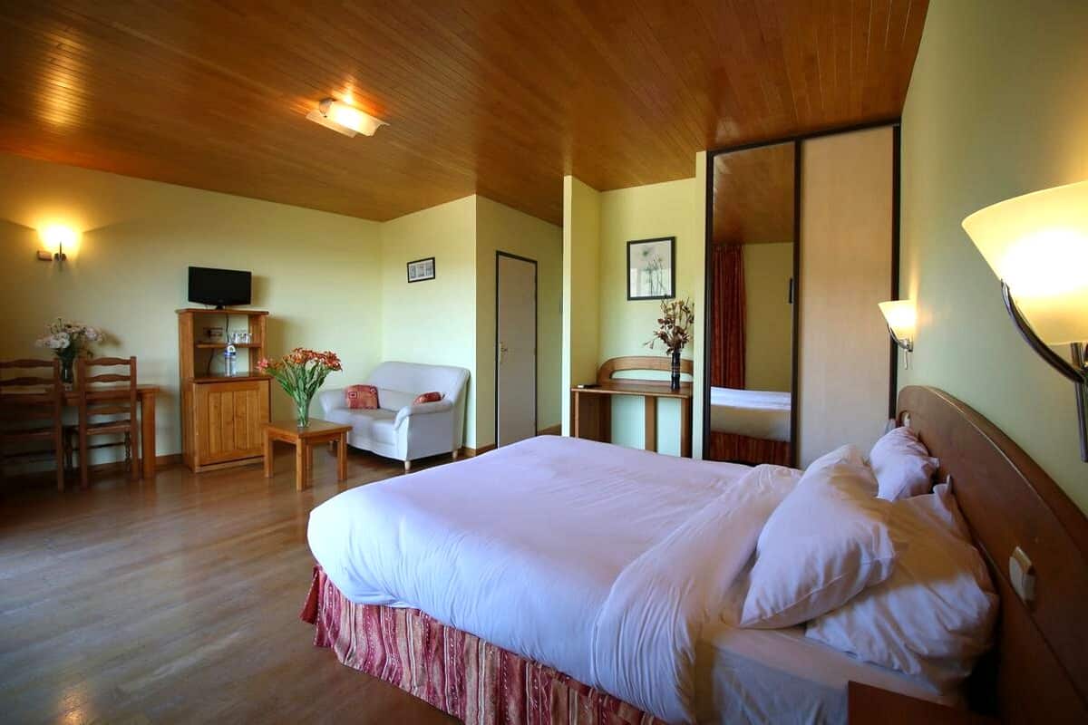 minibar, in-room safe, desk, free cots/infant beds