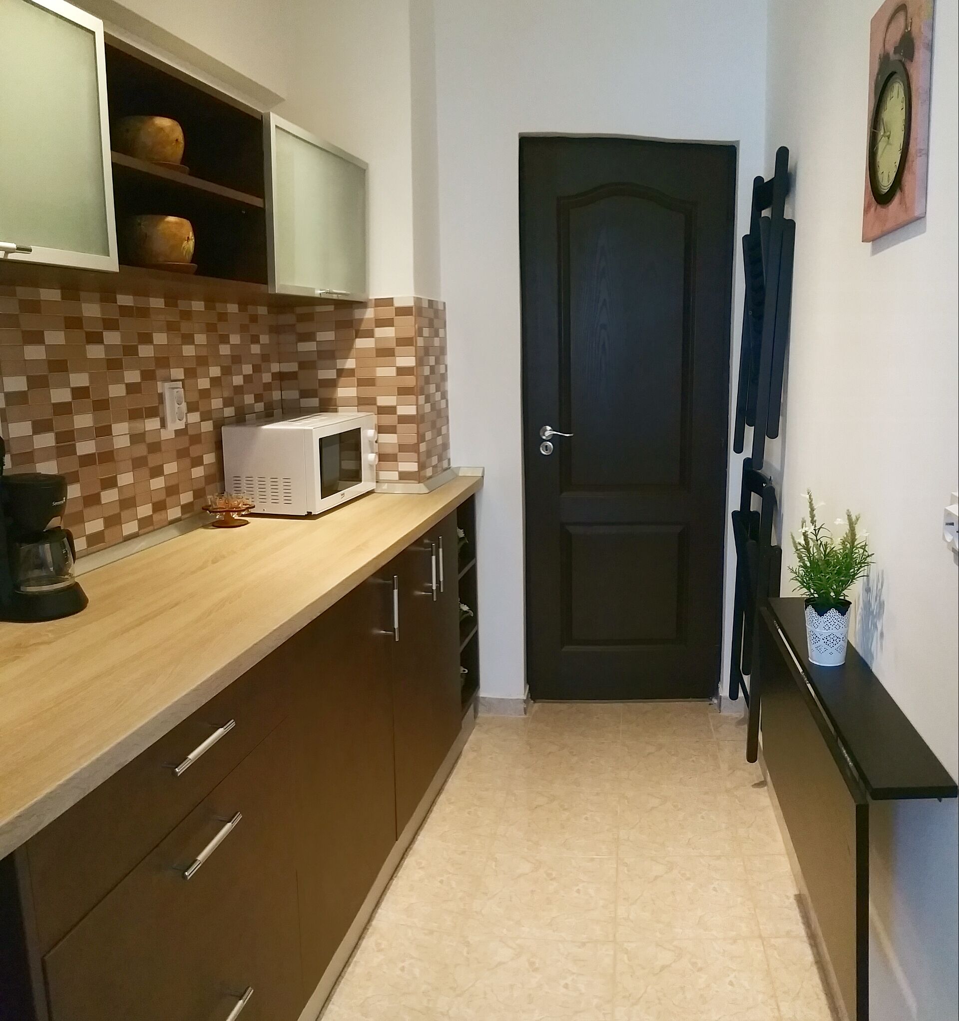 Comfort Studio Suite, 1 Double Bed with Sofa bed, City View | Private kitchen | Fridge, microwave, stovetop, coffee/tea maker