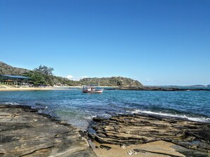 Nära stranden och strandhanddukar
